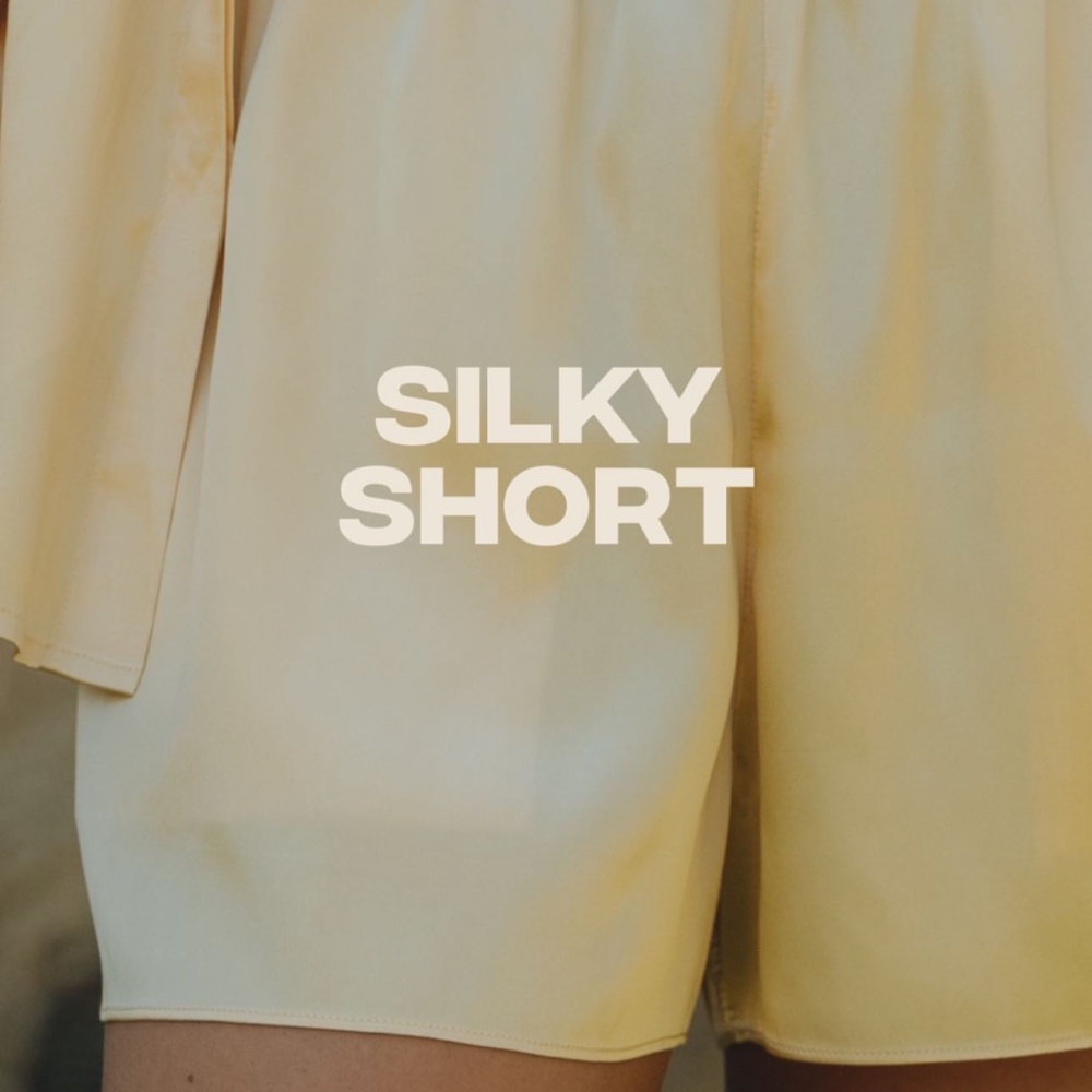 DAILY DRILLS - SILKY SHORTS - BUTTER YELLOW - SIZE M/L